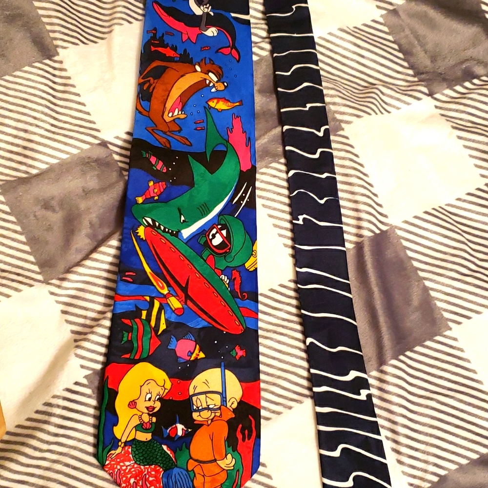 Looney tunes silk tie.great condition